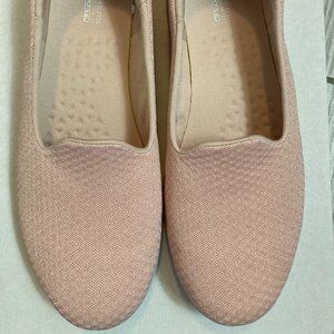 Women's Skechers size 9 1/2 GogaMat shoes